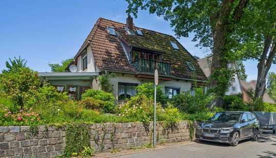 Bild von geräumiges Einfamilienhaus mit zwei Wohneinheiten in naturgelegener Siedlung von Hamburg Eißendorf