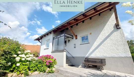 Bild von Gepflegtes, großzügiges Einfamilienhaus mit 2 Bädern, Keller + Garage...