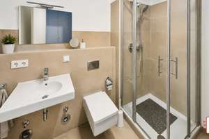 Gepflegtes Apartment in urbaner Lage mit Stellplatz – Die vollständige Adresse der Immobilie erhältst du vom Anbieter., 81541 Balanstraße-West, München – Vorschaubild 2