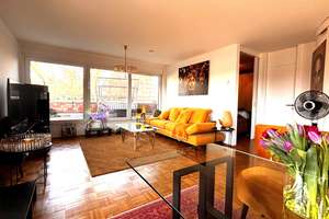 Pfiffige  Penthouse Wohnung  im Herzen von D-Oberkassel