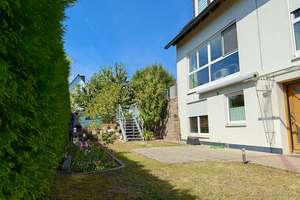 Schöne DHH mit Einliegerwohnung, Garage und zwei Stellplätzen in Großhabersdorf – Die vollständige Adresse der Immobilie erhältst du vom Anbieter., 90613 Großhabersdorf – Vorschaubild 2