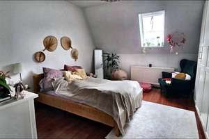 Gemütliche 2-Zimmer-DG_Wohnung inkl. EBK - zentral im beliebten Paulusviertel – Kemnastr. 17, 45657 Paulusviertel, Recklinghausen – Vorschaubild 2