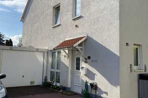 Charmante Doppelhaushälfte mit Einliegerwohnung, idyllischem Garten in Flörsheim am Main – Main-Taunus-Kreis – Vorschaubild 1