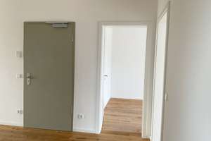 Modernes Wohnglück im Neubau: Lichtdurchflutete 4-Zimmer-Wohnung mit Loggia + Einbauküche – Hildesheimer Straße 450, 30519 Wülfel, Hannover – Vorschaubild 20