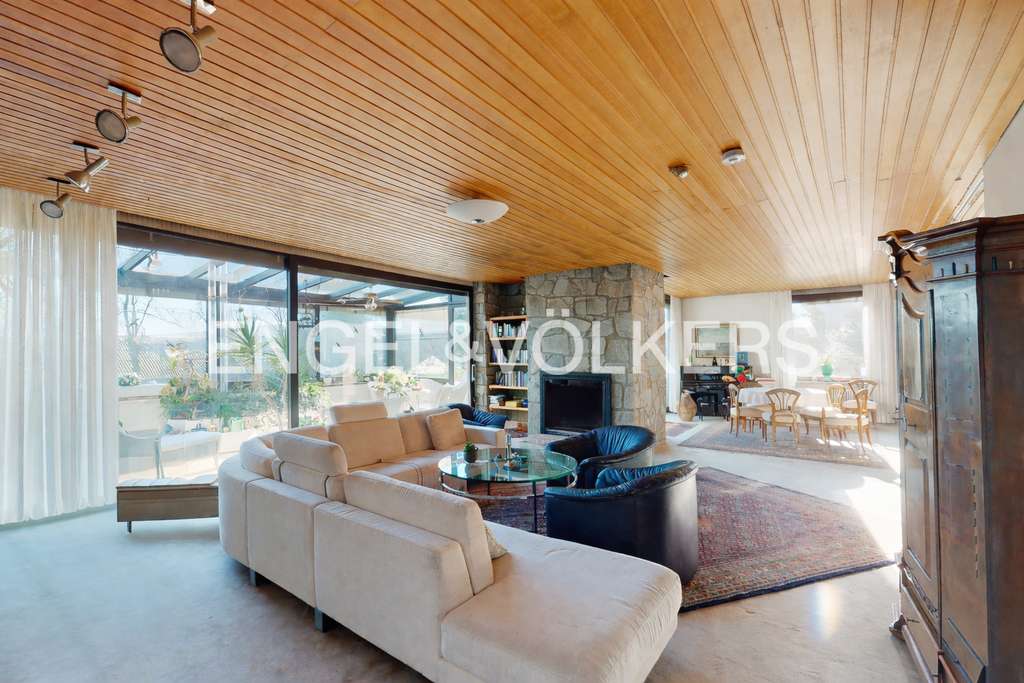 Immobilie in Taunusstein - Architektenhaus mit Einliegerwohnung, Hallenschwimmbad und Wintergarten in bevorzugter Wohnlage - Bild 1