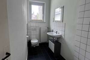 Helle, gemütliche 2-Zimmer-Wohnung mit Einbauküche in zentraler Lage von Saarbrücken – Richard-Wagner-Straße 35, 66111 St. Johann, Saarbrücken – Vorschaubild 3