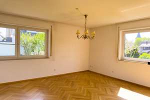 Wohnen, Arbeiten, Vermieten: Vielseitiges Zweifamilienhaus mit Garten und Garage – Die vollständige Adresse der Immobilie erhältst du vom Anbieter., 72658 Bempflingen – Vorschaubild 9
