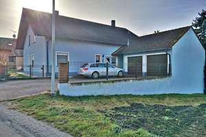 Gepflegtes Einfamilienhaus in wunderschöner Lage mit Traumaussicht – Die vollständige Adresse der Immobilie erhältst du vom Anbieter., 93149 Nittenau – Vorschaubild 1