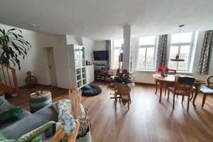 Einbauküche und Tageslichtbad - Extravagante, geräumige 2-Zi.-Maisonette über den Dächern Erfurts! – Oststraße a.A., 99086 Ilversgehofen, Erfurt – Vorschaubild 3