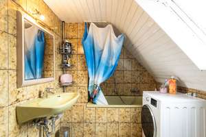 Zuhause ankommen in Eigeltingen! 3 Zi.-Wohnung im DG mit Stellplatz und viel Potential zum Ausbau – Die vollständige Adresse der Immobilie erhältst du vom Anbieter., 78253 Eigeltingen – Vorschaubild 4