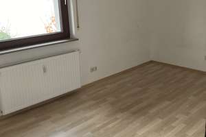 Gepflegte 3,5-Zimmer-Wohnung mit Balkon und EBK in Fellbach – Die vollständige Adresse der Immobilie erhältst du vom Anbieter., 70374 Fellbach – Vorschaubild 4