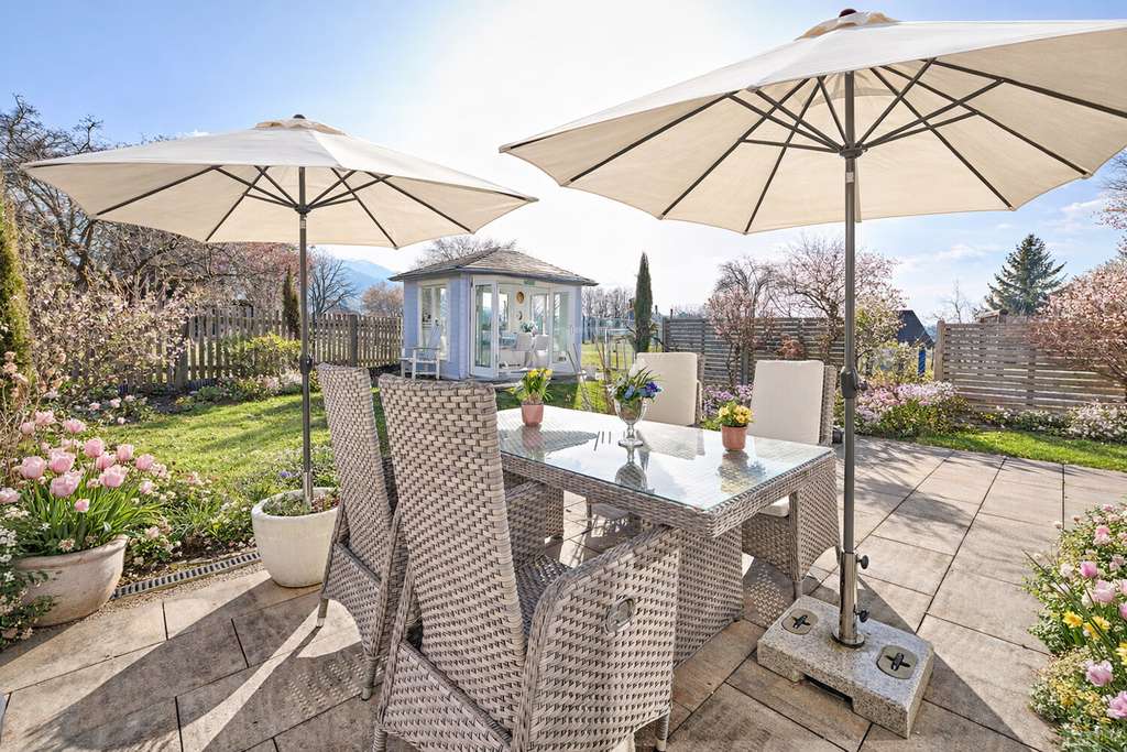 Immobilie in Frasdorf - Sonnige EG-Wohnung mit Terrasse, Gartenpavillon und schönem Blick ins Grüne - Bild 0