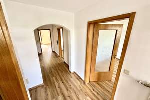 Erstbezug nach Sanierung: großes 6-Zimmer-Haus mit gehobener Innenausstattung zur Miete in Augsburg – Die vollständige Adresse der Immobilie erhältst du vom Anbieter., 86167 Lechhausen-Ost, Augsburg – Vorschaubild 1