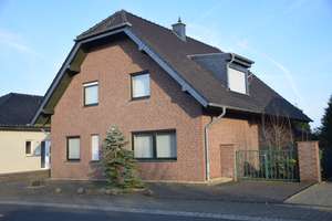 grundsolides freistehendes  Architektenhaus in ruhiger Feldrandlage  | provisionsfrei – Baumstraße 66, 41363 Jüchen – Vorschaubild 1