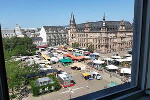 Blick über das Dern'sche Gelände und auf die Marktkirche