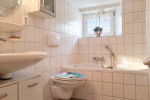Zeitlose Architektur im Kaiserin-Viktoria-Viertel - Reihenmittelhaus unter Denkmalschutz – Die vollständige Adresse der Immobilie erhältst du vom Anbieter., 26384 Heppens, Wilhelmshaven – Vorschaubild 21