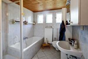 Wohnen im Grünen: Gepflegter Bungalow mit Pool, Kamin & sonnigem Garten in Berlin-Köpenick – Die vollständige Adresse der Immobilie erhältst du vom Anbieter., 12555 Köpenick, Berlin – Vorschaubild 5