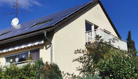 Bild von PROV.FREIES 5 Fam-Haus mit PV-Anlage und 4 Garagen in ruhige Feldrandlage!