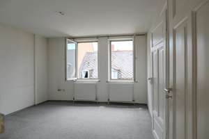 Gepflegte 3-Zimmer-Altbauwohnung mit Denkmal-AfA | Nähe Wiesengrund + Innenstadt – 90763 Nördliche Südstadt, Fürth – Vorschaubild 3
