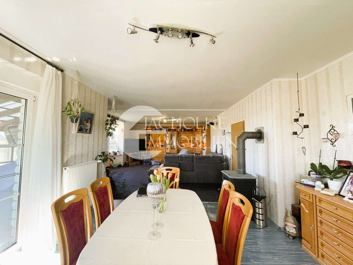 Immobilie in Dedelstorf - Wohnen mit Stil und Charme: Großzügiges Einfamilienhaus mit Pool-Traumgrundstück in Dedelstorf - Bild 5