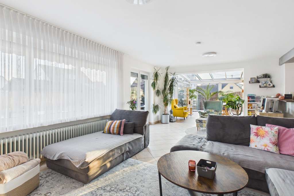 Immobilie in Gablingen - Modernisiertes, energieeffizientes Zweifamilienhaus mit Wintergarten und Pool - Bild 4