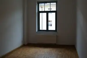 !! NEU SANIERT !! Helle 2-Raum-Wohnung mit Einbaucküche! – Braunschweiger Straße 6, 1127 Dresden – Vorschaubild 3