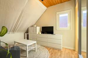 Familienidylle : Zentrumsnahes Zweifamilienhaus mit großem sonnigen Garten ! – Die vollständige Adresse der Immobilie erhältst du vom Anbieter., 72793 Pfullingen – Vorschaubild 21