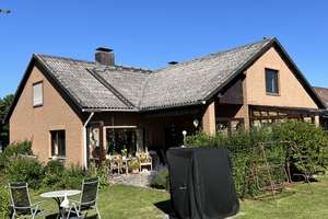 ------FEST  RESERVIERT------Großes, sehr sonniges Traumhaus mit wundervollem Grundstück – Die vollständige Adresse der Immobilie erhältst du vom Anbieter., 37127 Dransfeld – Vorschaubild 3