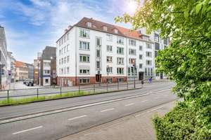 ! Exklusive 4-Zimmer-Eigentumswohnung mit Blick auf die Wallanlagen – kernsaniert & bezugsfrei !