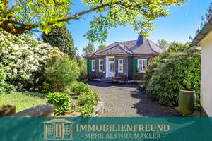 Ein Haus wie aus dem Bilderbuch - Einfamilienhaus in Cronenberg auf riesigem Grundstück