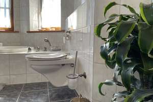 Traumhaftes Architektenhaus im Landhausstil mit gehobener Ausstattung und einem wunderschönen Garten – Die vollständige Adresse der Immobilie erhältst du vom Anbieter., 82057 Icking – Vorschaubild 10