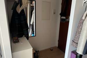 Helles Möbliertes 1-Zimmer-Apartment mit Süd-Loggia & Parkplatz – Regina-Ullmann-Straße 20, 81927 Johanneskirchen, München – Vorschaubild 8