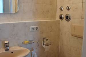 Exklusive Erdgeschosswohnung mit großem, uneinsehbarem Garten im Osten von München / Berg am Laim – Die vollständige Adresse der Immobilie erhältst du vom Anbieter., 81825 Berg am Laim Ost, München – Vorschaubild 30
