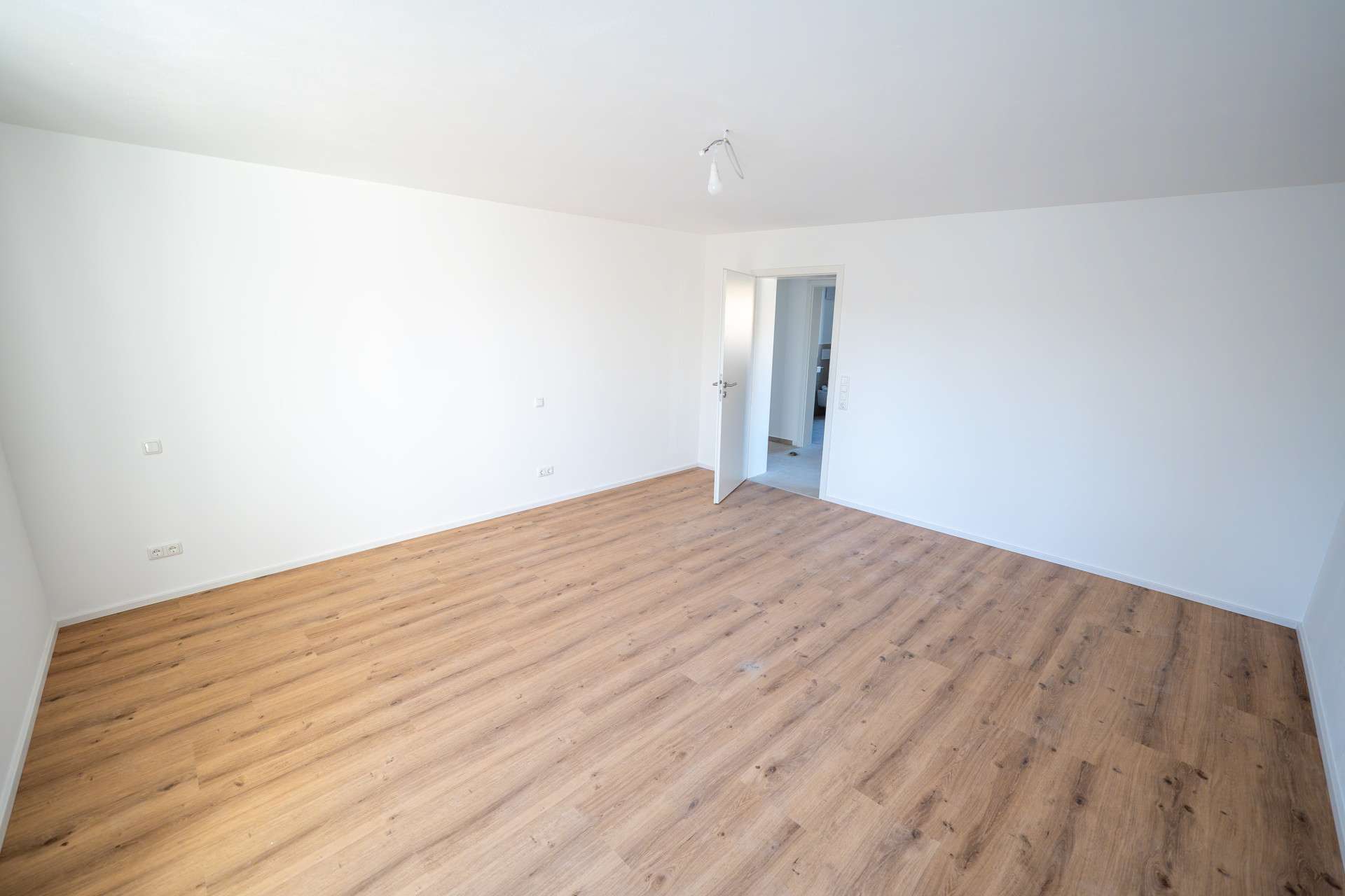 Immobilie in Taching am See - neuwertige komplettmodernisierte
5-Zimmer-Wohnung mit gr. Balkon
in Tengling am Waginger See - Bild 9