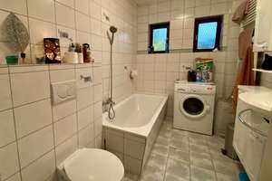 Charmantes Dreifamilienhaus in Moorrege – ideal für Kapitalanleger und Familien! – Die vollständige Adresse der Immobilie erhältst du vom Anbieter., 25436 Moorrege – Vorschaubild 6