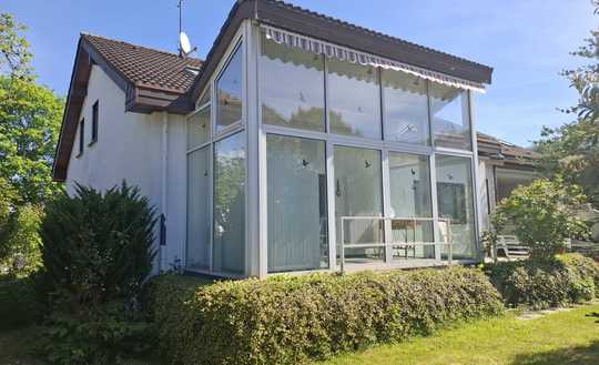 Großzügiges 1-2-Familienhaus mit Wintergarten und Garage in toller Lage von Karlsruhe-Grötzingen!