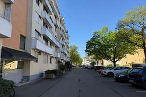 Zentrale, vermietete 3 Zi. Wohnung mit TG & Außenstellplatz sowie Terrasse im Herzen von Augsburg – Die vollständige Adresse der Immobilie erhältst du vom Anbieter., 86157 Pfersee-Nord, Augsburg – Vorschaubild 3