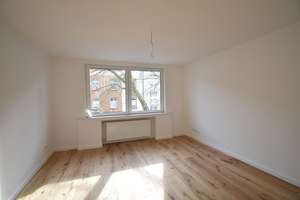 ERSTBEZUG nach Sanierung! Ideal geschnittene 2-Zimmer-Whg in OBK mit Balkon