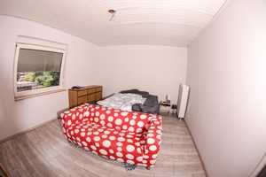 EINE SCHÖNE ECKE : Freistehendes Dreifamilienhaus mit Potenzial - Duisburg Aldenrade - von Privat – Heinestraße 30, 47179 Duisburg – Vorschaubild 13