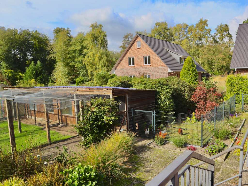 Immobilie in Escheburg - Vielseitiges Wohnensemble  mit großem Grundstück & Platz für Familie, Tiere u. Arbeit - Bild 3