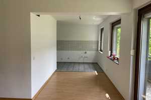 Moderne 3-Zimmer-Wohnung mit Balkon – Ideal für kleine Familien, Paare oder WG – Halfengasse 7, 50735 Köln – Vorschaubild 1