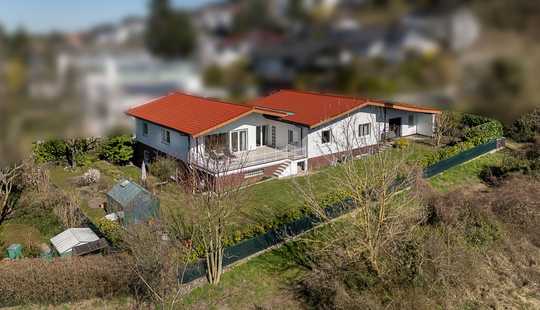 Bild von Provisionsfrei! Bungalow in Hanglage mit Einliegerwohnung und großer Sonnenterrasse