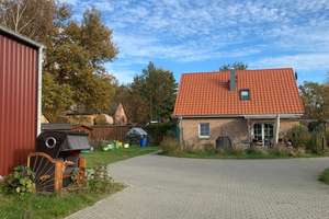 Pferdeimmobilie im Wendland-Neuwertiges Wohnhaus, Reithalle, Stallungen & ca. 3 ha Land in Prezelle – Die vollständige Adresse der Immobilie erhältst du vom Anbieter., 29491 Prezelle – Vorschaubild 2