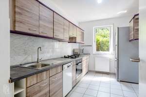 Stilvoll renovierte 2-Zimmer-Wohnung mit Parkett, Einbauküche und Tiefgarage in Berlin-Pankow – Die vollständige Adresse der Immobilie erhältst du vom Anbieter., 13156 Niederschönhausen, Berlin – Vorschaubild 4