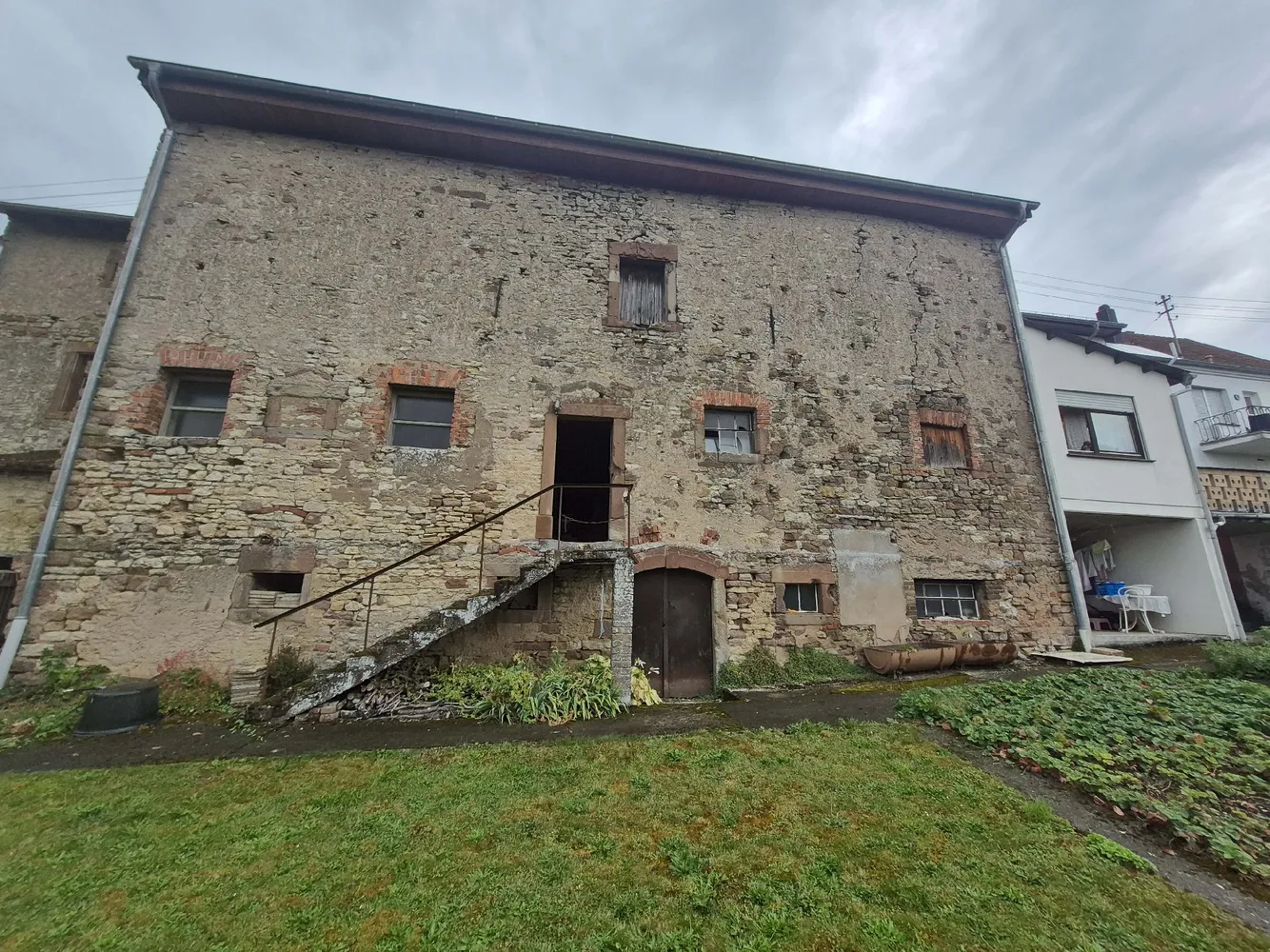 Bauernhaus mit großer Scheune und schönem Grundstück in Merzig OT, Merzig Wadern Kreis – Bild 4