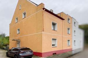 Doppelhaushälfte mit drei Wohneinheiten und Garten in Duisburg – Die vollständige Adresse der Immobilie erhältst du vom Anbieter., 47226 Hochemmerich, Duisburg – Vorschaubild 1