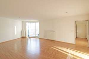 Außergewöhnliche Dachgeschosswohnung mit Balkon! – Freiligrathstraße 2, 39108 Magdeburg – Vorschaubild 1