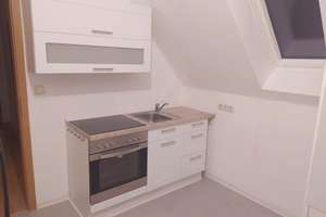 Schicke Dachgeschosswohnung mit EBK! – Die vollständige Adresse der Immobilie erhältst du vom Anbieter., 2994 Bernsdorf – Vorschaubild 2
