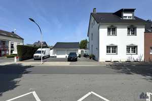 Exklusives 3-Parteienhaus mit Pool, Dachterrasse & Wellnesskeller - saniert, gepflegt und vielseitig