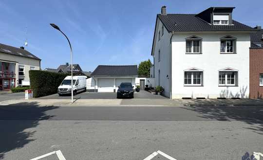 Exklusives 3-Parteienhaus mit Pool, Dachterrasse & Wellnesskeller - saniert, gepflegt und vielseitig